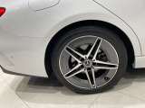 車両は屋内展示しておりますので天候に関係なくごゆっくりコンディションご確認頂けます。車両を倉庫へ保管している場合が御座いますのでご来店前に在庫確認頂けると幸いです。TEL072-784-8800