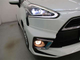 LEDヘッドライトとフォグランプのコラボです。雨や雪の日も安心!フォグランプがお車の存在を際立たせますね♪