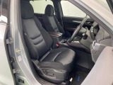 車を運転する際には運転席の存在は欠かせません。しっかりとチェックしたいポイントですね。