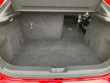 リアシートは6:4分割可倒式です。荷物の大きさに合わせてアレンジ可能です。