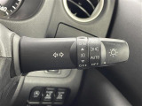 【オートライト(AUTO)】外の明るさをシステムが感知して、自動でヘッドライトが点灯します!ヘッドライトをつけ忘れを防ぐ便利機能です。