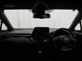 見通しのよいすっきりとした視界で、誰でも運転しやすいです。運転のしやすさは疲れにくさにも繋がりますよ♪