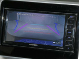 バックガイドモニターで、後方を確認しながら安心して駐車することができます。運転初心者も熟練者も必須の機能ですよ!