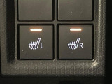 【シートヒーター】寒い日に重宝するシートヒーター!エアコンより早く温まってくれるので寒がりの人も安心ですね♪エアコンの温風は乾燥するから苦手、という方にもをおすすめです。