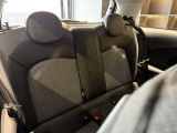 適度な硬さのシート。長時間の運転でも疲れにくい硬さです。
