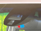 【シティブレーキアクティブシステム】低速走行中に前方の車両等を認識し、衝突しそうな時は警報とブレーキで衝突回避と被害軽減をアシスト。より安全にドライブをお楽しみいただけます。