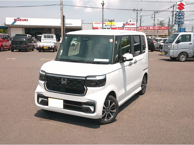N-BOXカスタム  届出済未使用車
