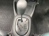 ゲート式シフトレバーで確かな操作が可能