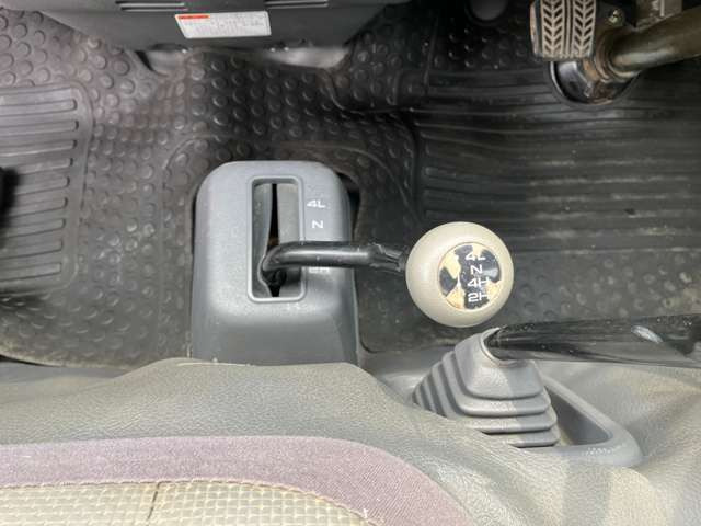 マツダ ボンゴトラック 2.0 DX ディーゼル 4WD の中古車詳細