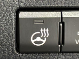 【ステアリングヒーター】冬場の寒い日に手がかじかみながら運転するのはツライですよね。でも、これがあれば安心です!ハンドルのグリップ部がじわっと暖かくなって心までポカポカします。
