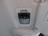 ETC車載機は専用ボックスにてバイザー裏に隠れて装着されております。トップシーリング(天井)の状態もご覧ください。きれいな状態となっております。