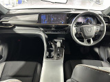 クラウンスポーツ 2.5 Z E-Four 4WD 本革シート