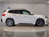 ご納車後も全国約200拠店のBMW正規ディーラーサービス工場にて保証対応いたします。お近くのBMW正規ディーラーをご案内の上、アフターメンテナンスをお受け頂けますので、安心してお乗りいただけます!!