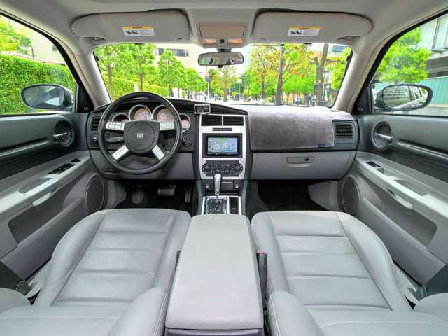 新車並行ダッジ マグナム RT 5.7HEMI 9マンキロ代