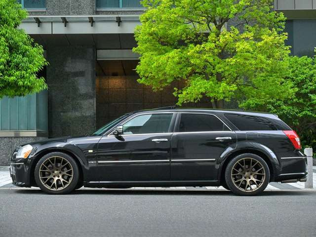 ダッジ マグナム RT 5.7 V8 4WD 新車並行 MOPARマフラ- SRT8仕様