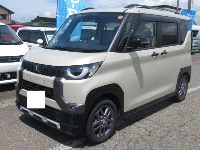 デリカミニ G プレミアム 4WD 