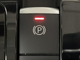 【電動パーキングブレーキ】パーキングブレーキを指先だけで操作可能です!力の弱い人にも安心してブレーキをかけていただけます!