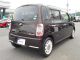 バックモニター付きで車庫入れも安心です。