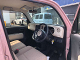 運転席もゆったりすわれます!!