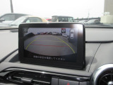 バックカメラを装備。駐車場などでの取り回しもスムーズに行っていただけます。