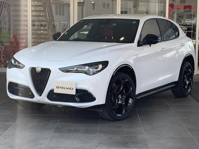 ステルヴィオ 2.0 ターボ Q4 ヴェローチェ 4WD 