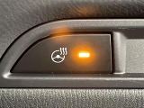 【ステアリングヒーター】冬場の寒い日に手がかじかみながら運転するのはツライですよね。でも、これがあれば安心です!ハンドルのグリップ部がじわっと暖かくなって心までポカポカします。
