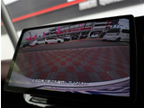 お車選びをお楽しみ頂けるよう、在庫車の展示スペースを十分に確保しております。