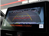 お車選びをお楽しみ頂けるよう、在庫車の展示スペースを十分に確保しております。