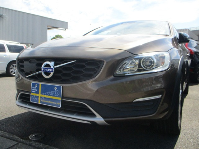 V60クロスカントリー D4 SE ディーゼル 