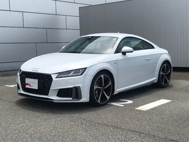 TTクーペ 45 TFSI クワトロ Sラインパッケージ 4WD 