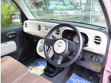 『1台』のお車に対して、3名体制で日々議論を重ね仕入れを行っております。