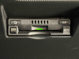 ETCカードを挿入することで高速道路を利用する際の支払いがキャッシュレスになったり、ETCスマートインターチェンジが利用できたり、とても便利なアイテムです!保証は修理保証のみとなります。