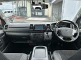 レジアスエース 3.0 スーパーGL ディーゼル 4WD マルチロールトランスポータ1