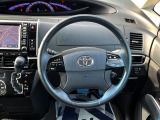 【純正革巻きステアリング】上質な革を使用することで、手にしっかり馴染みとても運転しやすいハンドルです♪
