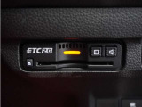 ◆ETC2.0装着◆進化したドライブ体験。料金収受システムだけだったETCが生まれ変わって、高速道路を賢く使うETC2.0に進化しました。多彩な情報サービスが便利で快適なドライブ体験を提供します。