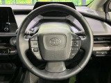【純正革巻きステアリング】上質な革を使用することで、手にしっかり馴染みとても運転しやすいハンドルです♪