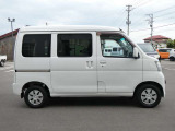 すべての車に外装のコーティングと各種ルームクリーニングを施工いたします!外装も内装も愛車はいつもピカピカキレイが気持ちいいですね♪