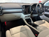 XC40 ウルトラ B4 AWD 4WD 