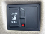 【パワースライドドア】スマートキーや運転席のスイッチでスライドドアの開閉が可能♪電動だから力を入れてドアを開ける必要が無く、小さいお子様でも、重い荷物を持っている時もラクに開け閉めできます♪