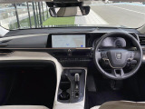 クラウンクロスオーバー 2.5 G アドバンスト レザー パッケージ E-Four 4WD 本革シート