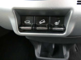 運転席にシートヒーターがついております。寒い日でも座面を温めてくれるスグレモノです!冷え性の女性にオススメの装備です♪