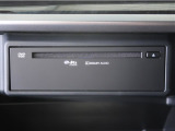 車内でCD DVDのメディアが楽しめます