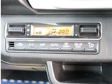 『1台』のお車に対して、3名体制で日々議論を重ね仕入れを行っております。