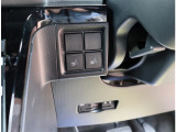 【車屋】として、長く車業界に従事した経験豊富なスタッフが多数在籍しております。