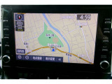 ディスプレイオーディオを装備。スマホとクルマをつなぐことで、これまでのナビに加えて、いろんなサービスが楽しめます。ナビキットを装着しているので地図も表示できます。