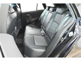 中古車をキレイで気持ちよくお乗りいただけるよう、エンジンルームからシートを外した洗浄まで、目に見えない部分も徹底的に洗浄しています!