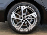 アルミホイール 5アーム トラペゾイドデザイン マットチタングレー ポリッシュト 8Jx18 245/40R18 (Audi Sport)