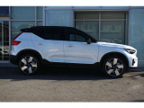 ボルボの中でも人気のXCシリーズに、コンパクトなボディサイズが魅力のXC40がデビュー XCシリーズの走破性はそのままに、取り回しの良い走りが楽しめます20インチ純正アルミホイール