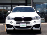 BMW在庫保有台数常時100台以上!ご来店の際はBMW本店(厚木市下荻野140-1)にご来店ください!弊社自慢の全天候型ショールーム!BMW在庫保有台数常時100台以上ございます!