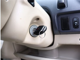 【車屋】として、長く車業界に従事した経験豊富なスタッフが多数在籍しております。